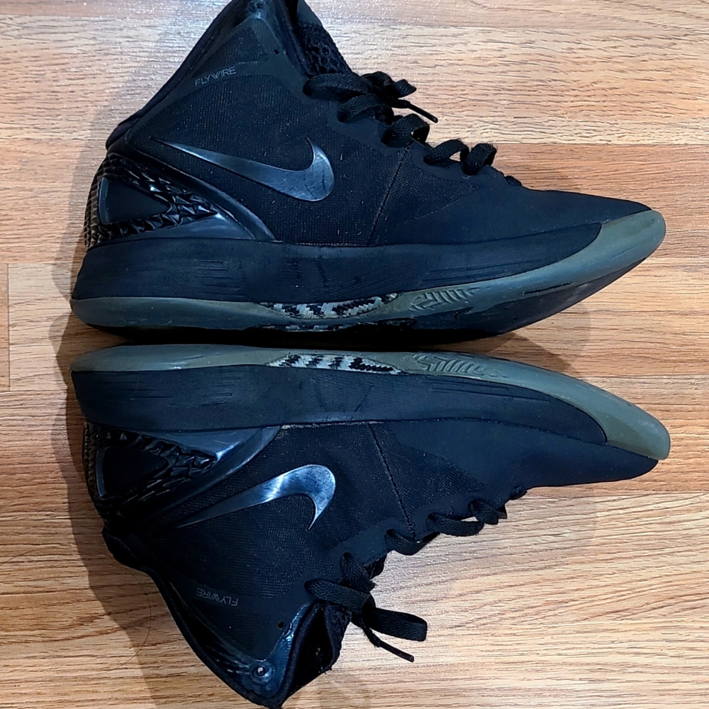 Nike "Hyperdunk" 2012 release